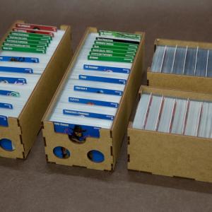 Insert reDrewno do gry - 4 pojemniki na talie Bohaterów, Łotrów, Środowiska - wersja HDF
