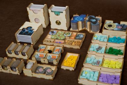 Insert pasujący do gry Revive z dodatkiem