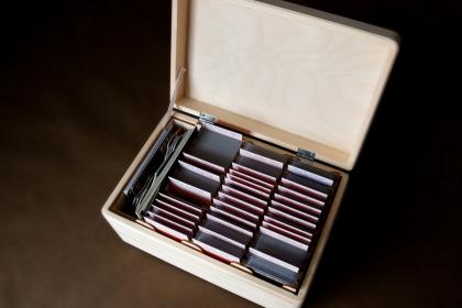 Skrzynia pasująca do gry Hero Realms