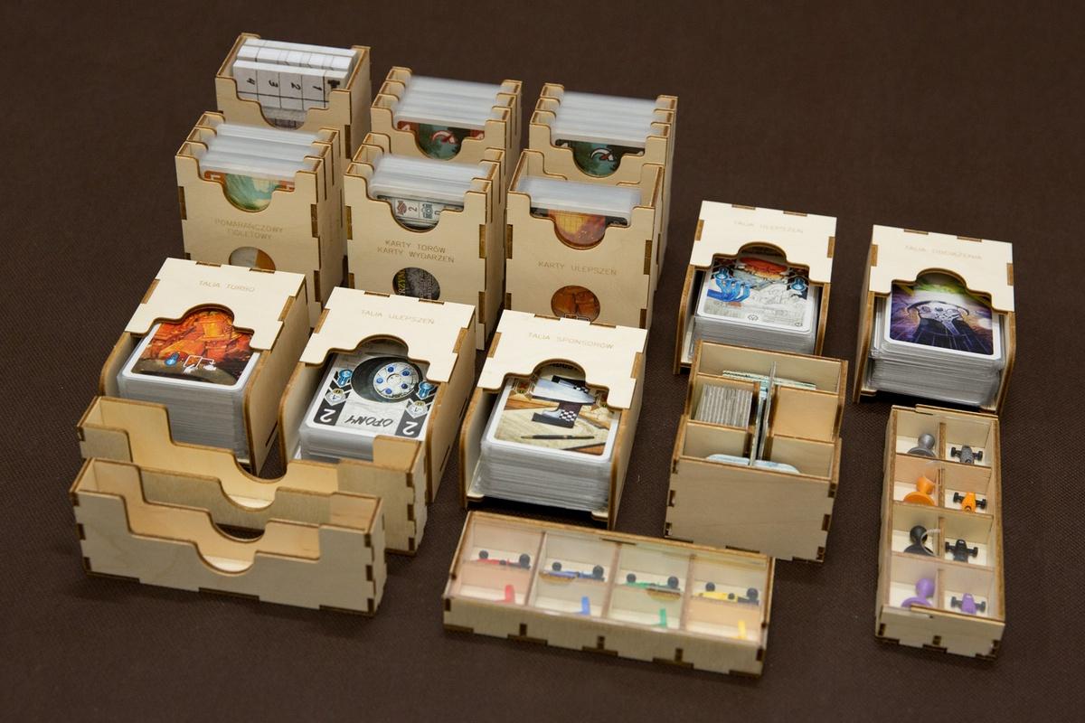 Insert pasujący do gry TURBO