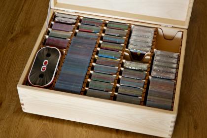 Skrzynia pasująca do gry Marvel Champions: The Card Game (z pojemnikami na żetony i karty)