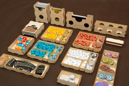 Insert pasujący do gry ARCS