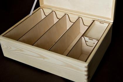 Skrzynia kolekcjonerska na karty W6 (z pojemnikiem na żetony i karty)