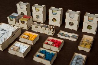 Insert pasujący do gry Great Western Trail: Nowa Zelandia